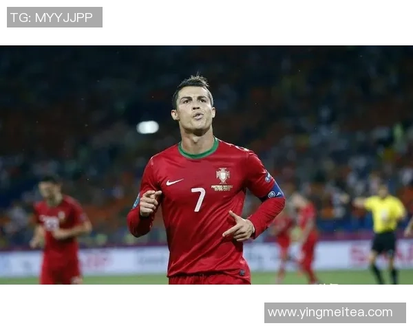 足球明星C罗精彩瞬间回顾与赛场传奇故事分享